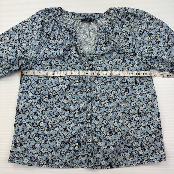 Vineyard Vines Women’s Puff Sleeve Button Front Blue Floral Blouse Size Medium - Picture 8 of 9
